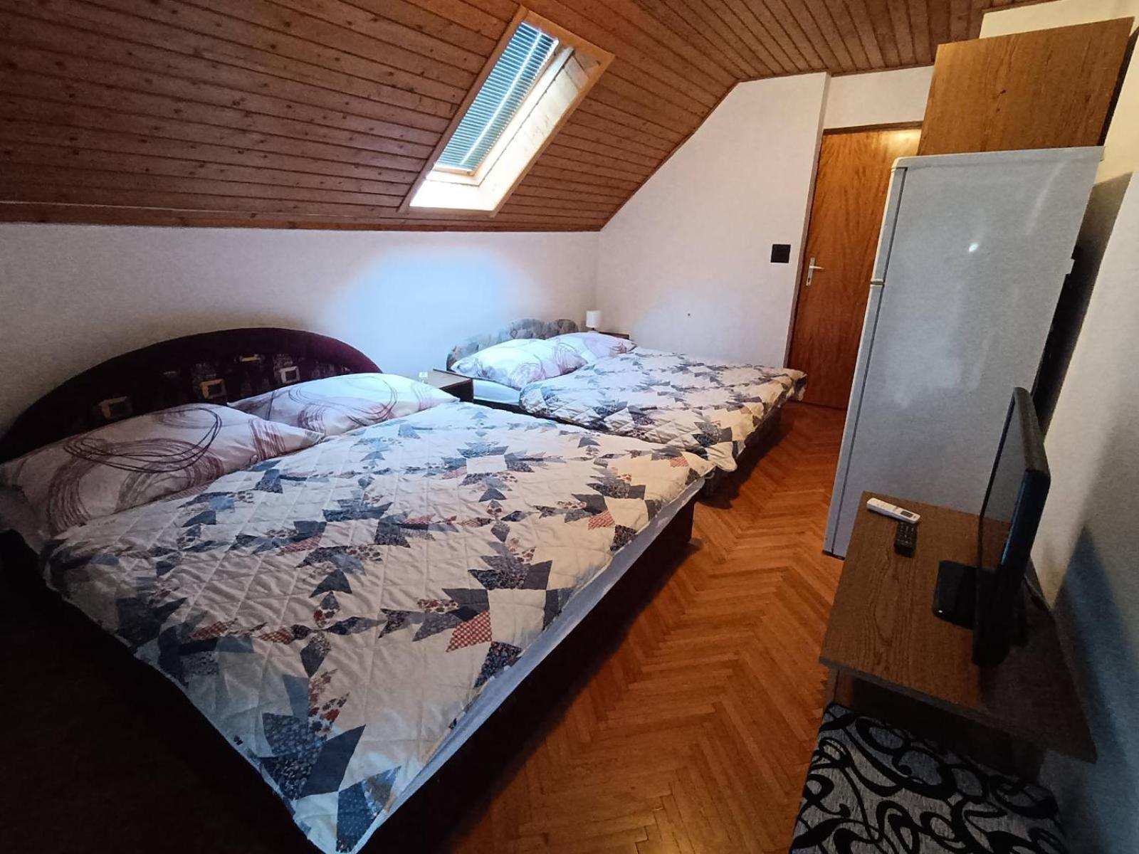 Szuzanna Fenyves Panzio Bed and Breakfast Siófok Exteriör bild