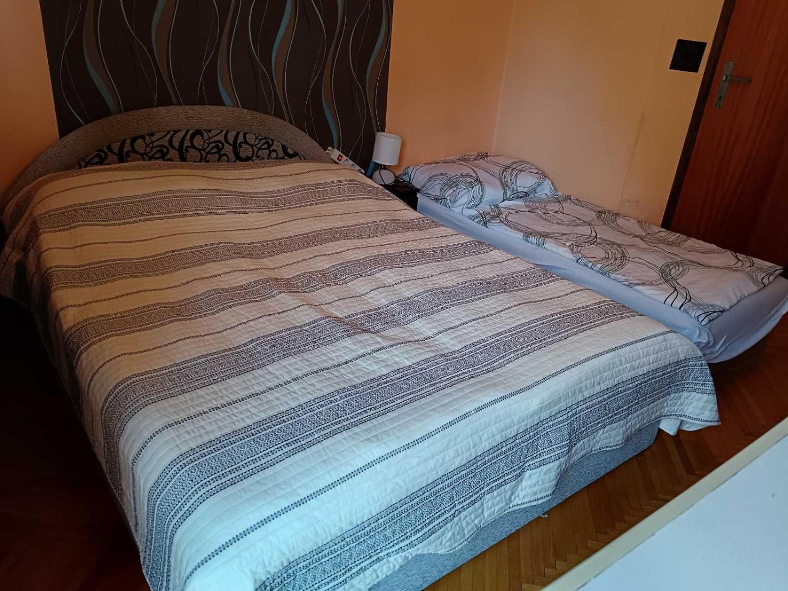 Szuzanna Fenyves Panzio Bed and Breakfast Siófok Exteriör bild